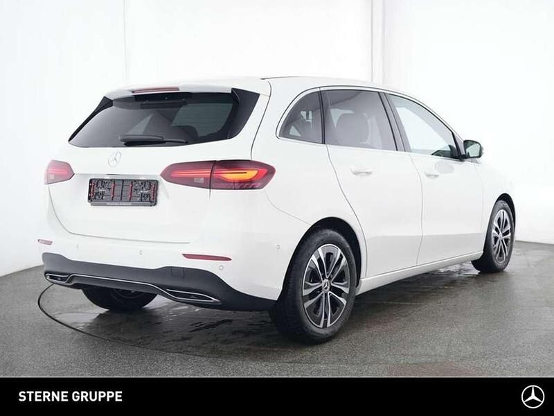 Gebraucht Mercedes B220 Progressive 190 PS (139 kW) 2024 Unilack polarweiß Van / Kleinbus