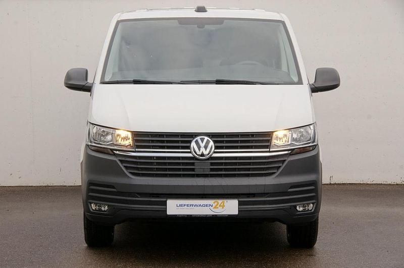 Gebraucht VW Transporter 150 PS (110 kW) 2024 Weiß (candyweiß) Van