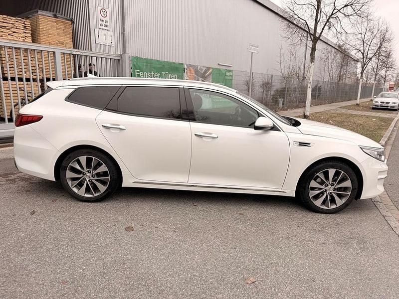 Gebraucht Kia Optima Spirit 141 PS (103 kW) 2016 Weiß Kombi