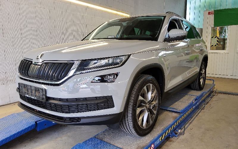 Steelgrau Gebraucht 2021 Skoda Kodiaq Ambiente SUV | 31.200 € (Guter Preis) - Bild 1/4