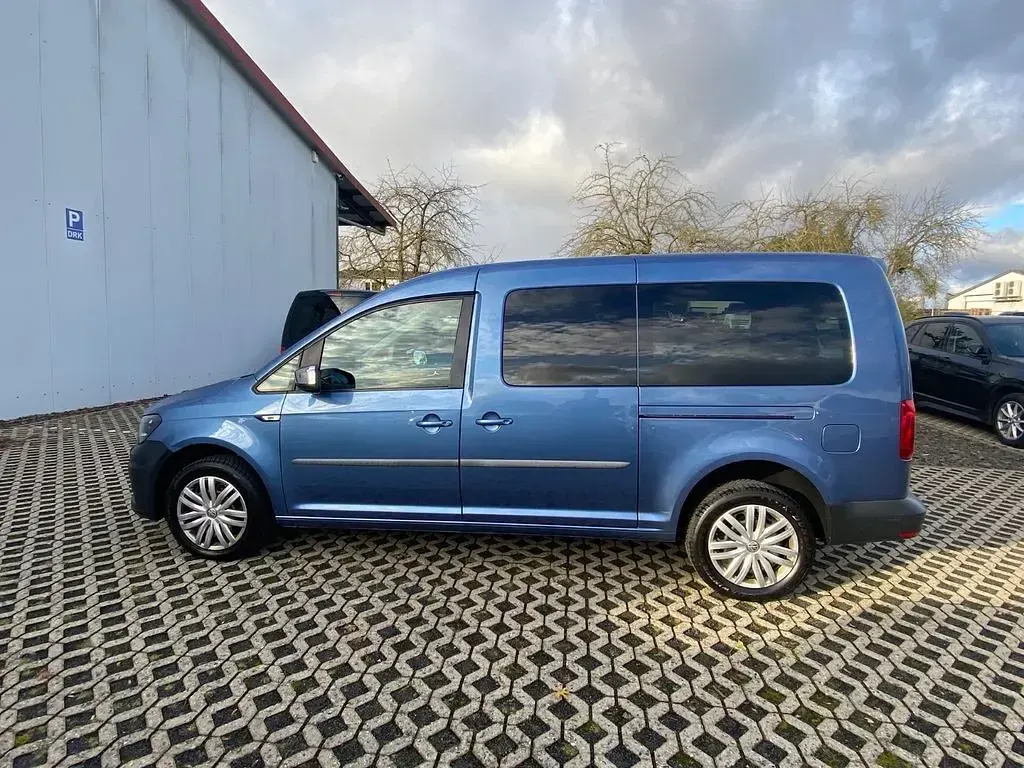 Gebraucht VW Caddy Maxi Trendline 184 PS (135 kW) 2018 Blau Van / Kleinbus