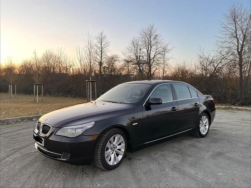 Gebraucht BMW 520 177 PS (130 kW) 2009 Schwarz Limousine