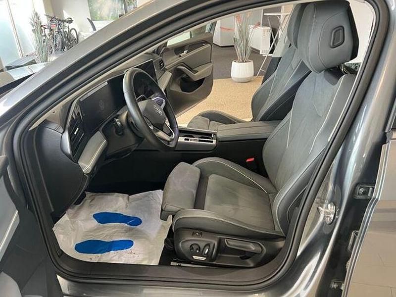 Gebraucht VW Passat 193 PS (141 kW) 2024 Grau Kombi