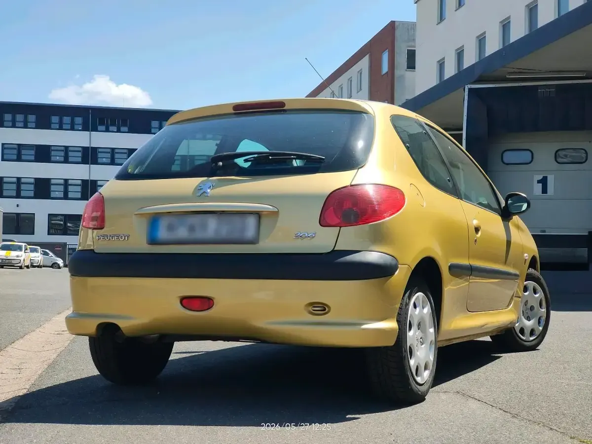 Gebraucht Peugeot 206 80 PS (58 kW) 2008 Gold Kleinwagen