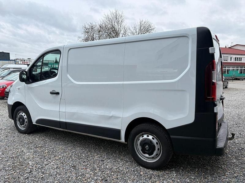 Gebraucht Renault Trafic Komfort 121 PS (88 kW) 2019 Weiß Van / Kleinbus