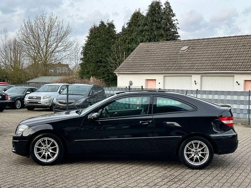 Gebraucht Mercedes CLC180 143 PS (105 kW) 2009 Schwarz Kleinwagen