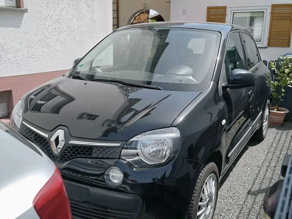 Używany Renault Twingo LIMITED 90 KM (66 kW) 2017 Czarny Hatchback