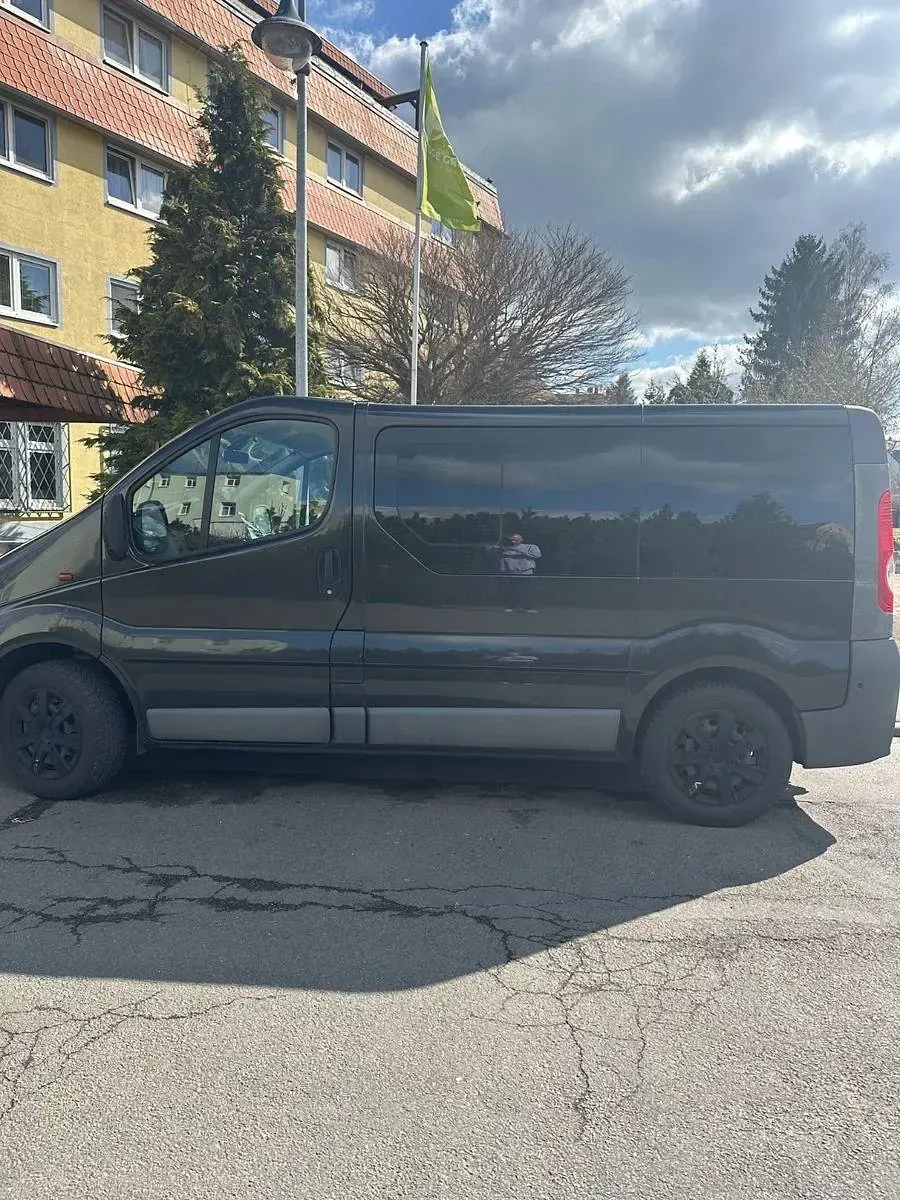 Gebraucht Opel Vivaro 114 PS (83 kW) 2012 Schwarz Van / Kleinbus