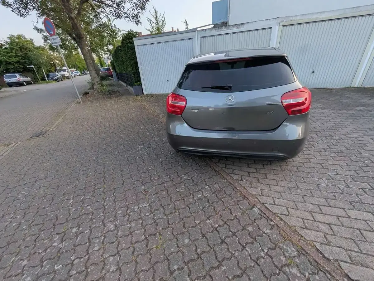 Gebraucht Mercedes A180 Edition 122 PS (89 kW) 2013 Limousine