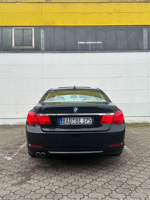 Gebraucht BMW 730 Sport Line 245 PS (180 kW) 2010 Schwarz Limousine