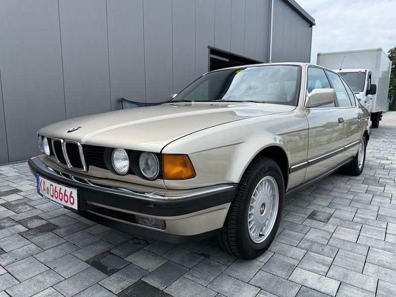 Gold Gebraucht 1988 BMW 730 Limousine | 17.900 € - Bild 1/4