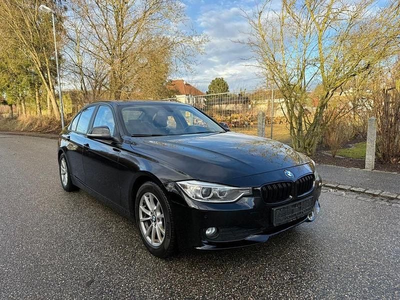 Gebraucht BMW 320 Comfort Edition 163 PS (119 kW) 2014 Schwarz Limousine