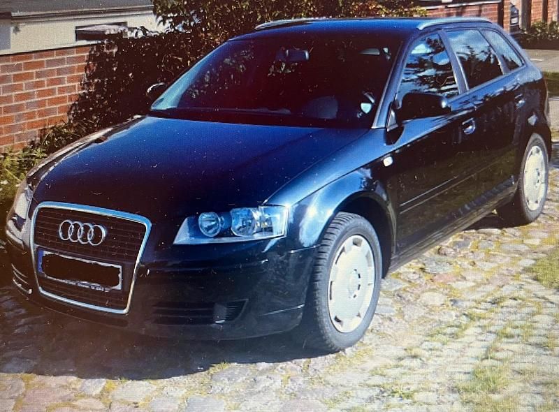 Schwarz Gebraucht 2006 Audi A3 Sportback Kombi | 2.200 € (Guter Preis) - Bild 1/4