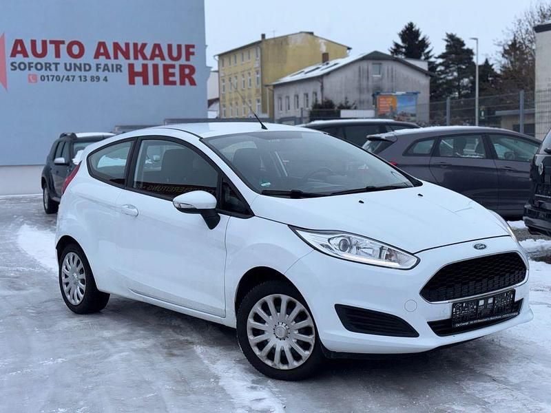 Gebraucht Ford Fiesta 60 PS (44 kW) 2017 Weiß Kleinwagen