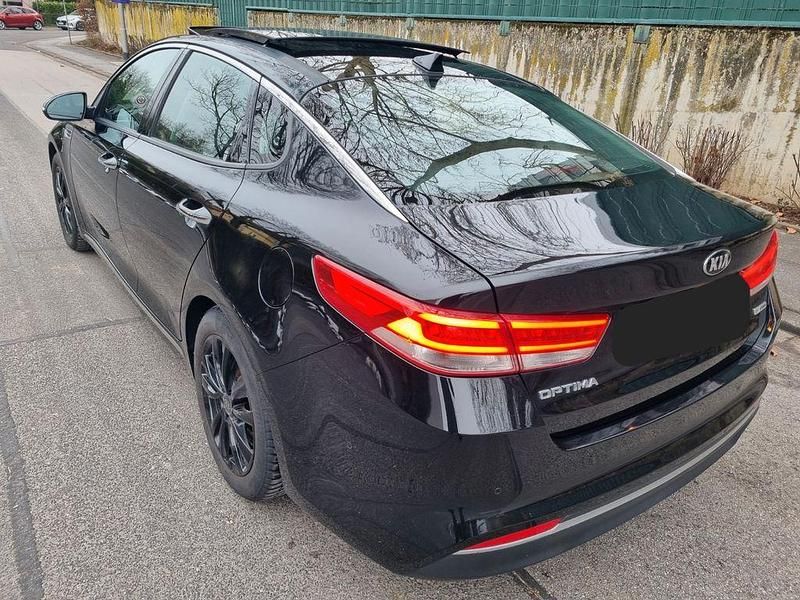 Gebraucht Kia Optima 141 PS (103 kW) 2016 Schwarz Limousine