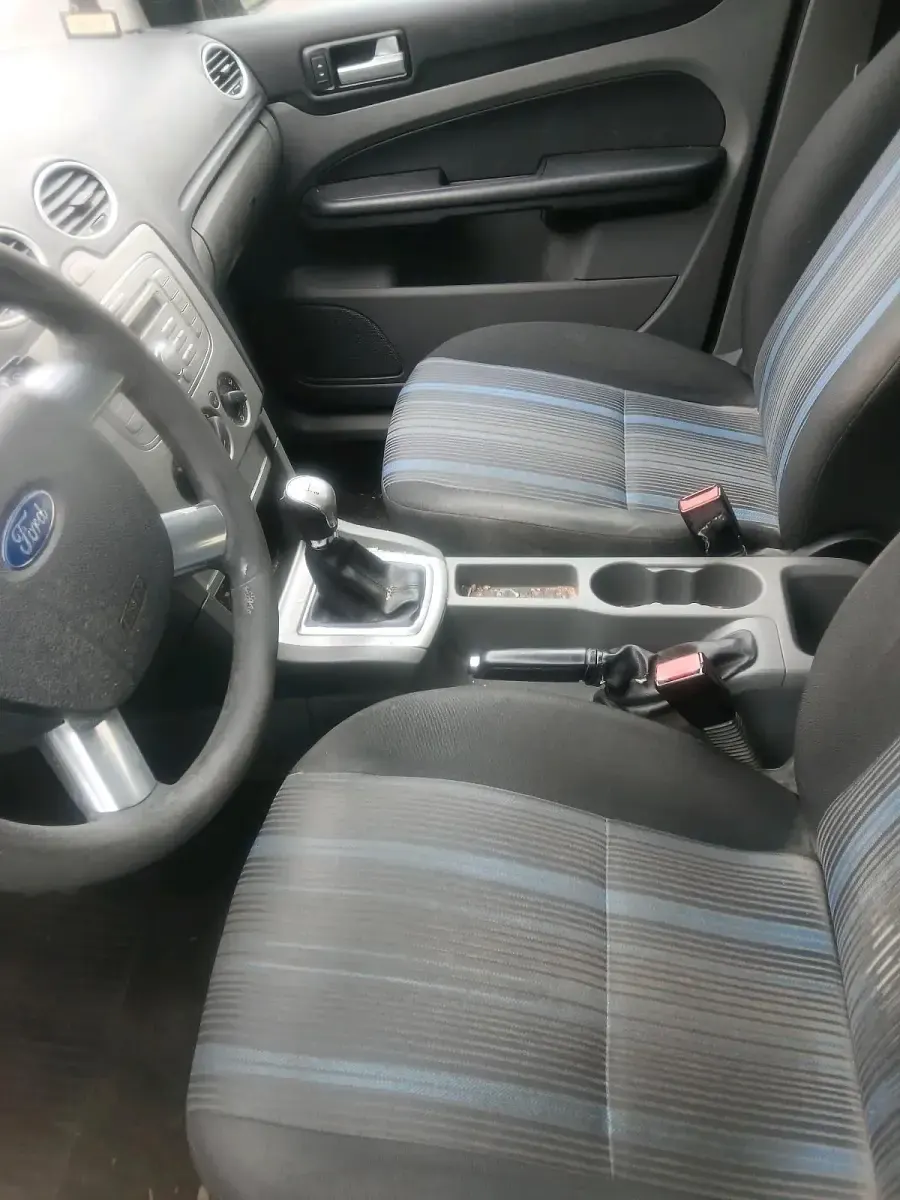 Używany Ford Focus 101 KM (74 kW) 2009 Niebieski Kombi