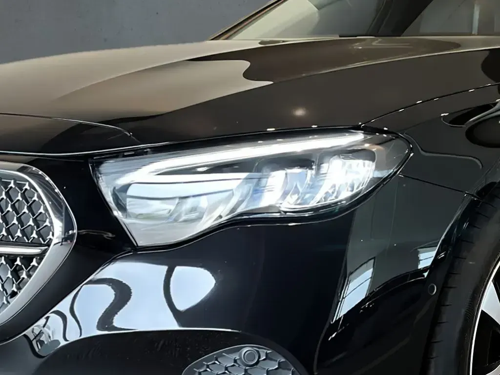 Gebraucht Mercedes E200 Avantgarde 204 PS (150 kW) 2025 Schwarz Limousine