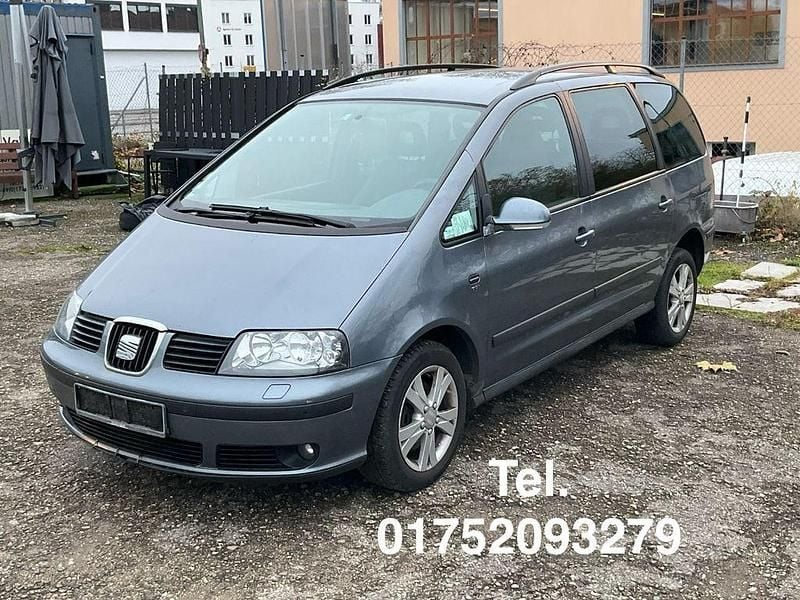 Grau Gebraucht 2009 Seat Alhambra Van / Kleinbus | 2.490 € (Superpreis) - Bild 1/4