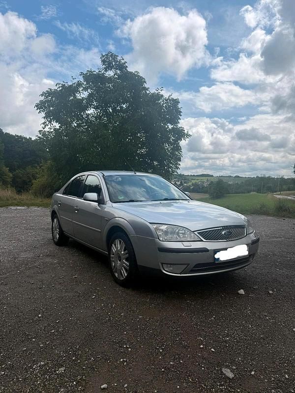 Silber Gebraucht 2005 Ford Mondeo Ghia Limousine | 2.180 € (Fairer Preis) - Bild 1/4
