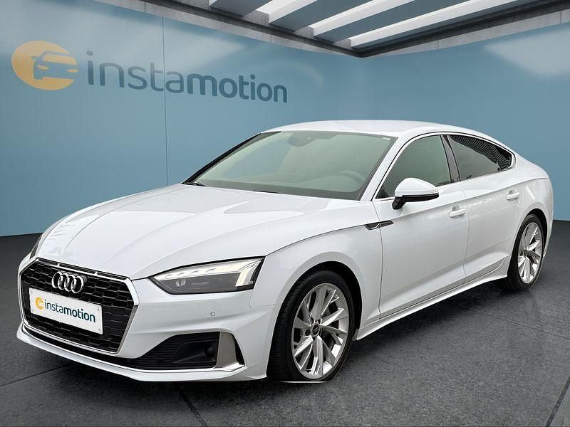 Weiß Gebraucht 2022 Audi A5 Sportback Limousine | 35.399 € (Etwas zu teuer) - Bild 1/4