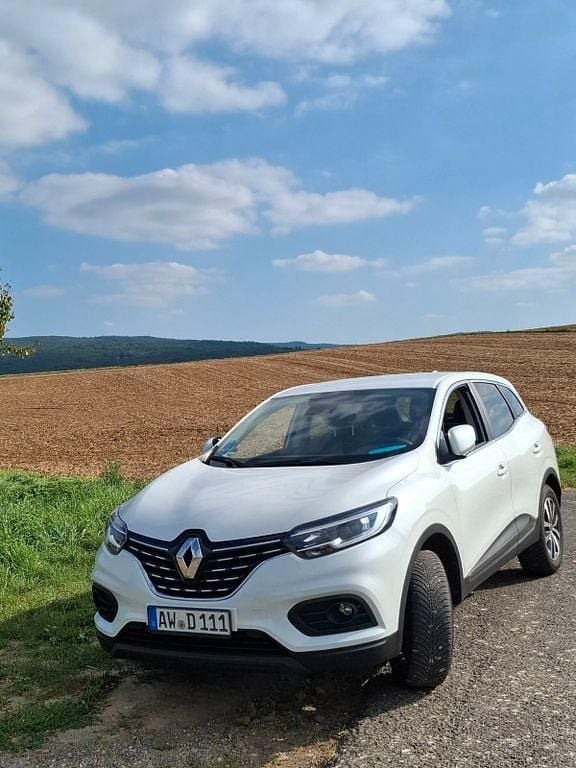 Weiß Gebraucht 2021 Renault Kadjar SUV | 16.490 € (Guter Preis) - Bild 1/4