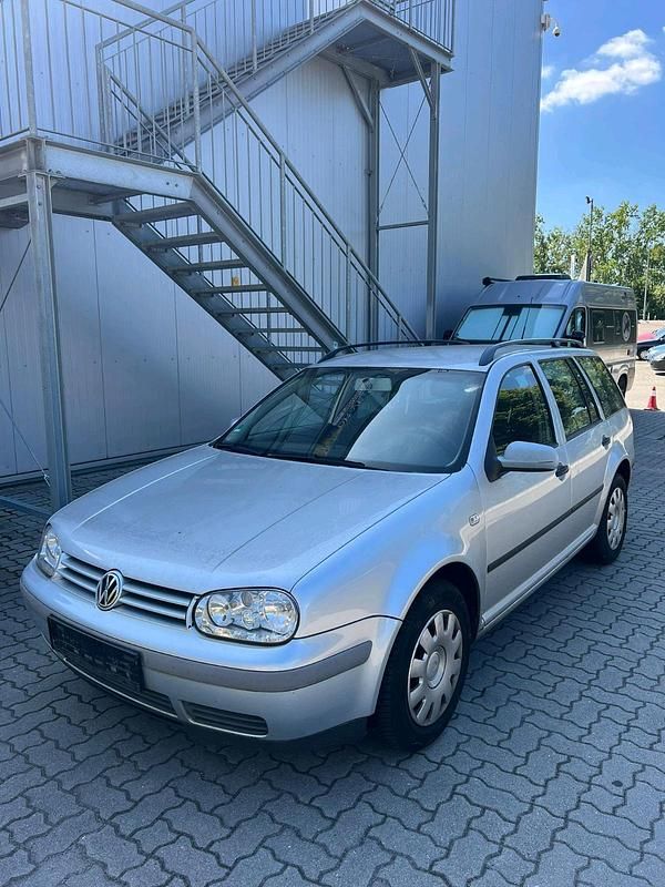 Silber Gebraucht 2004 VW Golf IV Kombi | 750 € (Superpreis) - Bild 1/4