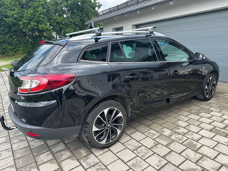 Schwarz Gebraucht 2015 Renault Mégane III Limousine | 7.200 € (Fairer Preis) - Bild 1/4