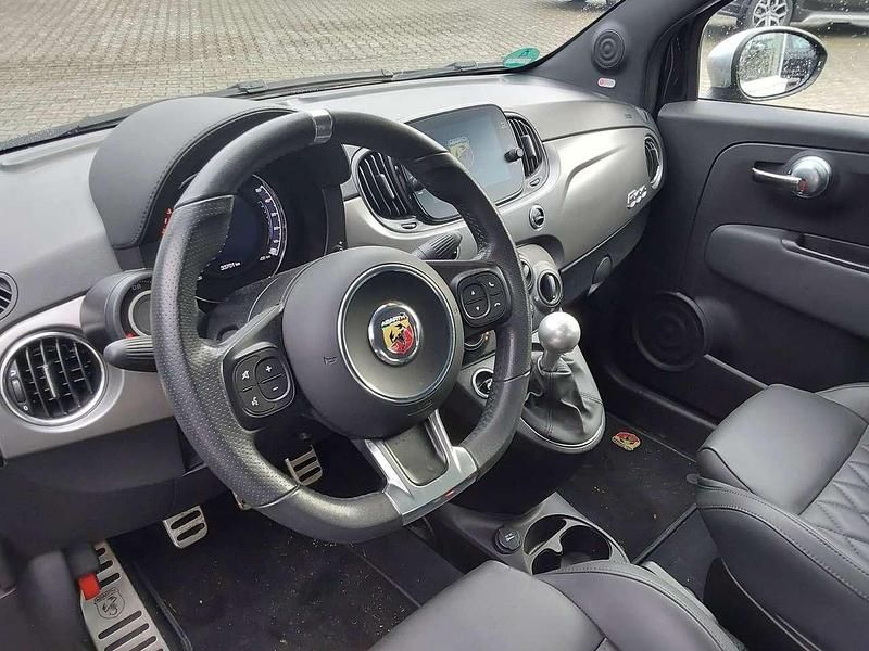 Gebraucht Abarth 595C 165 PS (121 kW) 2023 Schwarz (metallic) Cabrio