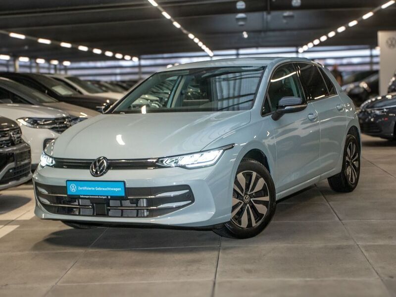 Blau Gebraucht 2024 VW Golf VIII Goal Limousine | 22.230 € - Bild 1/4