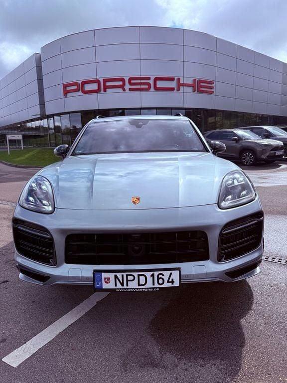 Grau Gebraucht 2021 Porsche Cayenne Turbo SUV | 114.900 € - Bild 1/4