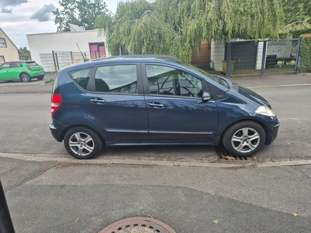 Gebraucht Mercedes A180 109 PS (80 kW) 2006 Blau Kleinwagen