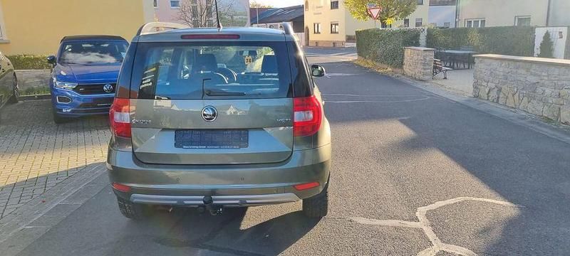 Gebraucht Skoda Yeti Active 110 PS (80 kW) 2016 Grün SUV