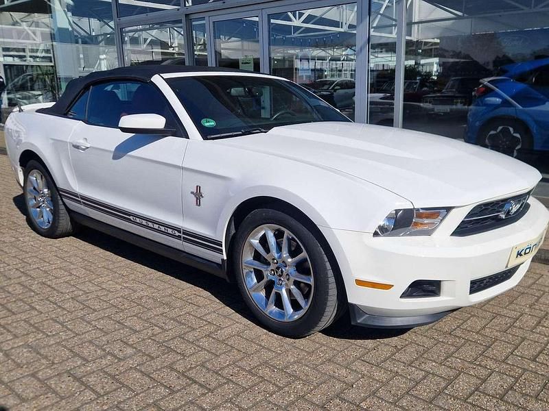 Gebraucht Ford Mustang Convertible 309 PS (227 kW) 2011 Weiß Cabrio