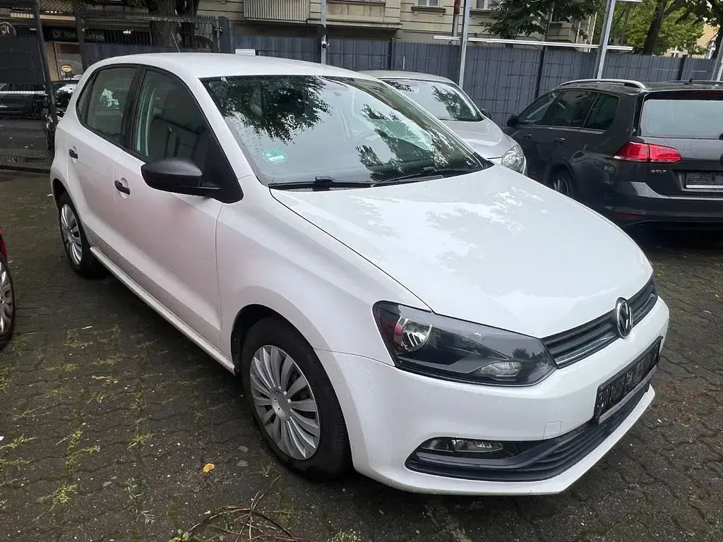 Gebraucht VW Polo Trendline 75 PS (55 kW) 2016 Weiß Limousine
