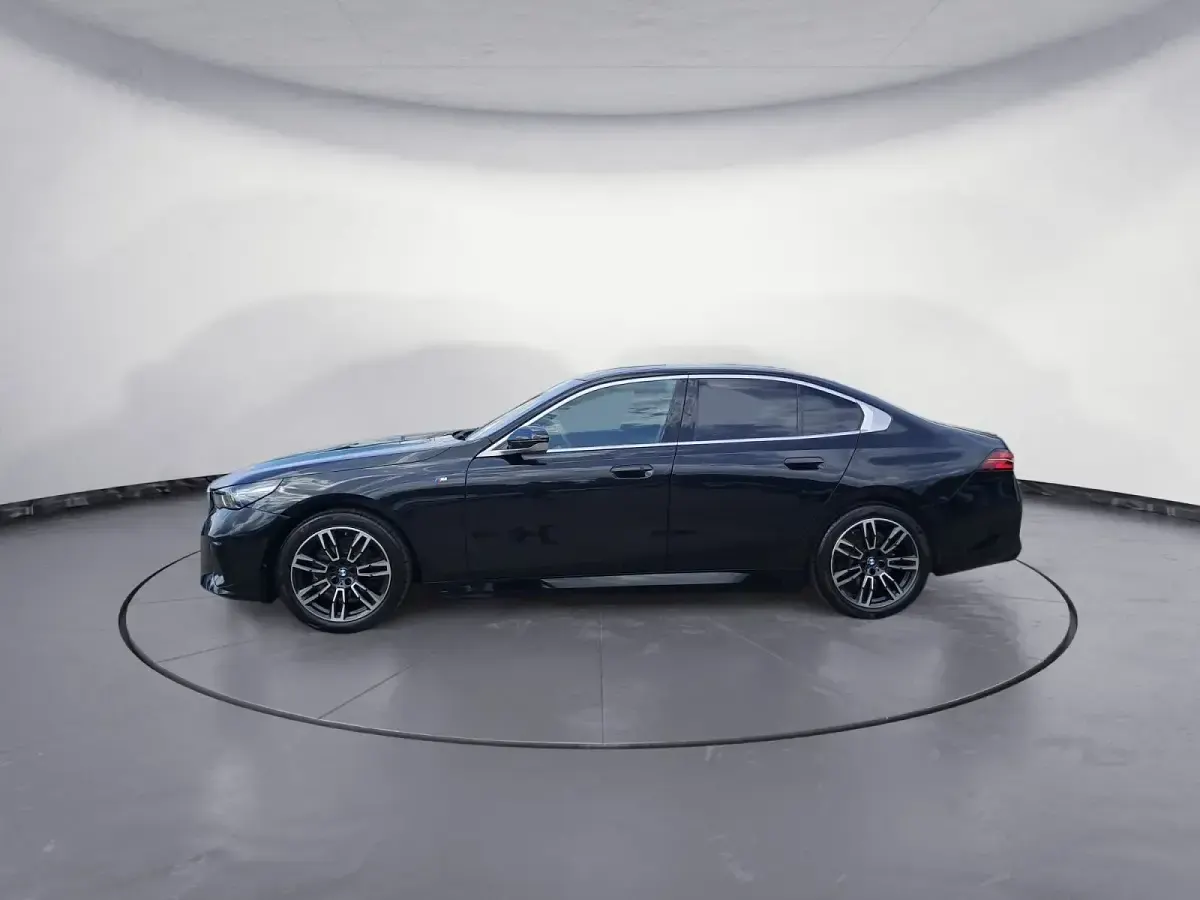 Gebraucht BMW 520 M Sport 197 PS (144 kW) 2024 Limousine