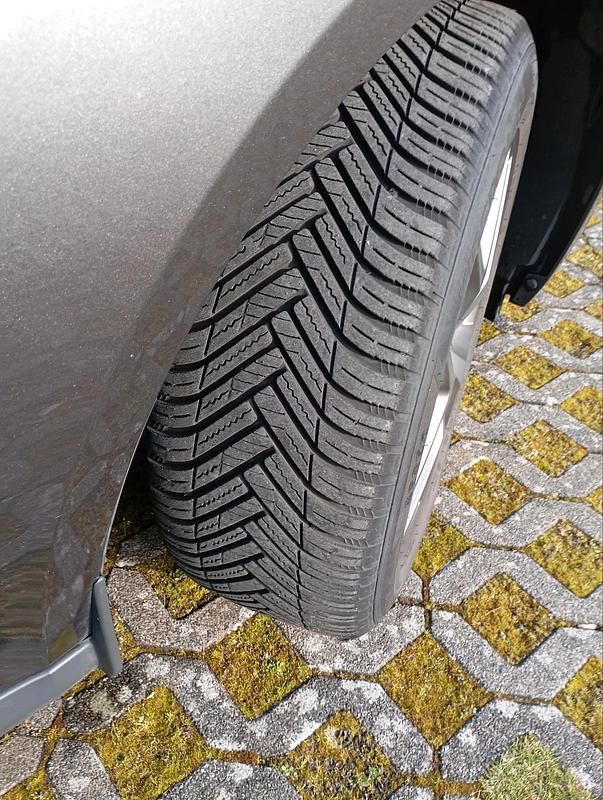 Gebraucht Ford Tourneo Connect 101 PS (74 kW) 2016 Grau Van / Kleinbus