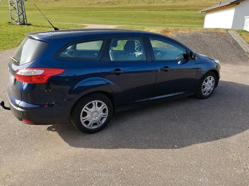 Gebraucht Ford Focus 116 PS (85 kW) 2011 Blau Kombi