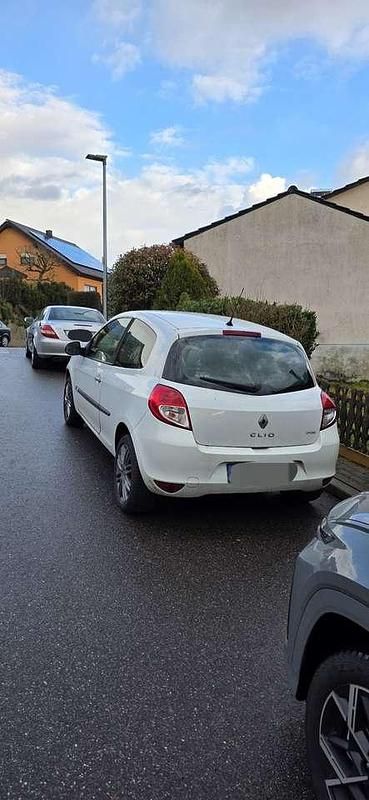 Gebraucht Renault Clio II Expression 75 PS (55 kW) 2011 Limousine