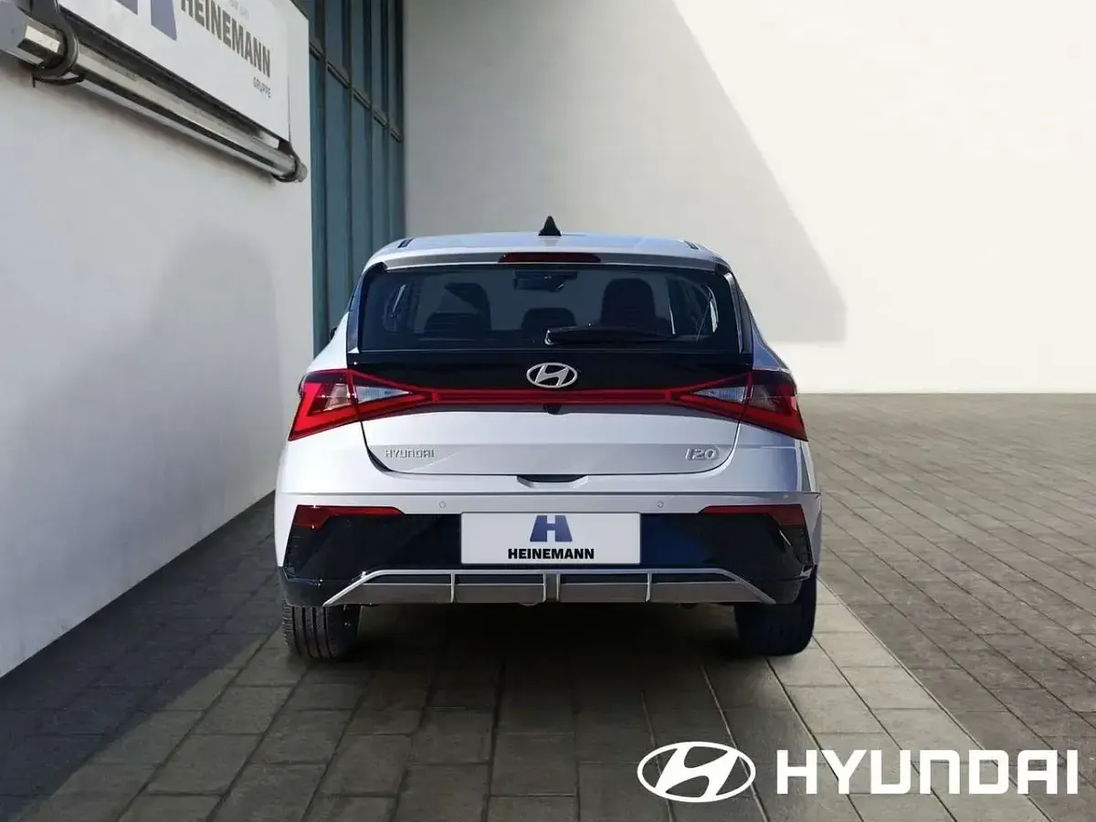 Neu Hyundai i20 Trend 90 PS (66 kW) 2026 Grau Kleinwagen