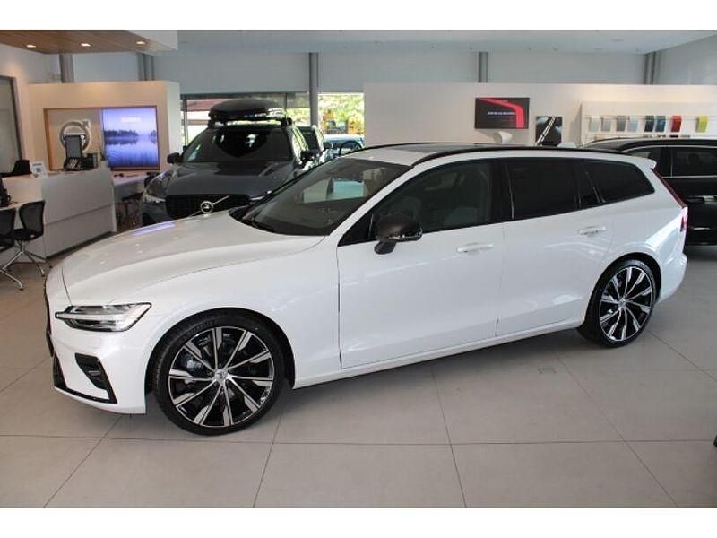 Gebraucht Volvo V60 Ultimate 197 PS (144 kW) 2023 Weiß Kombi