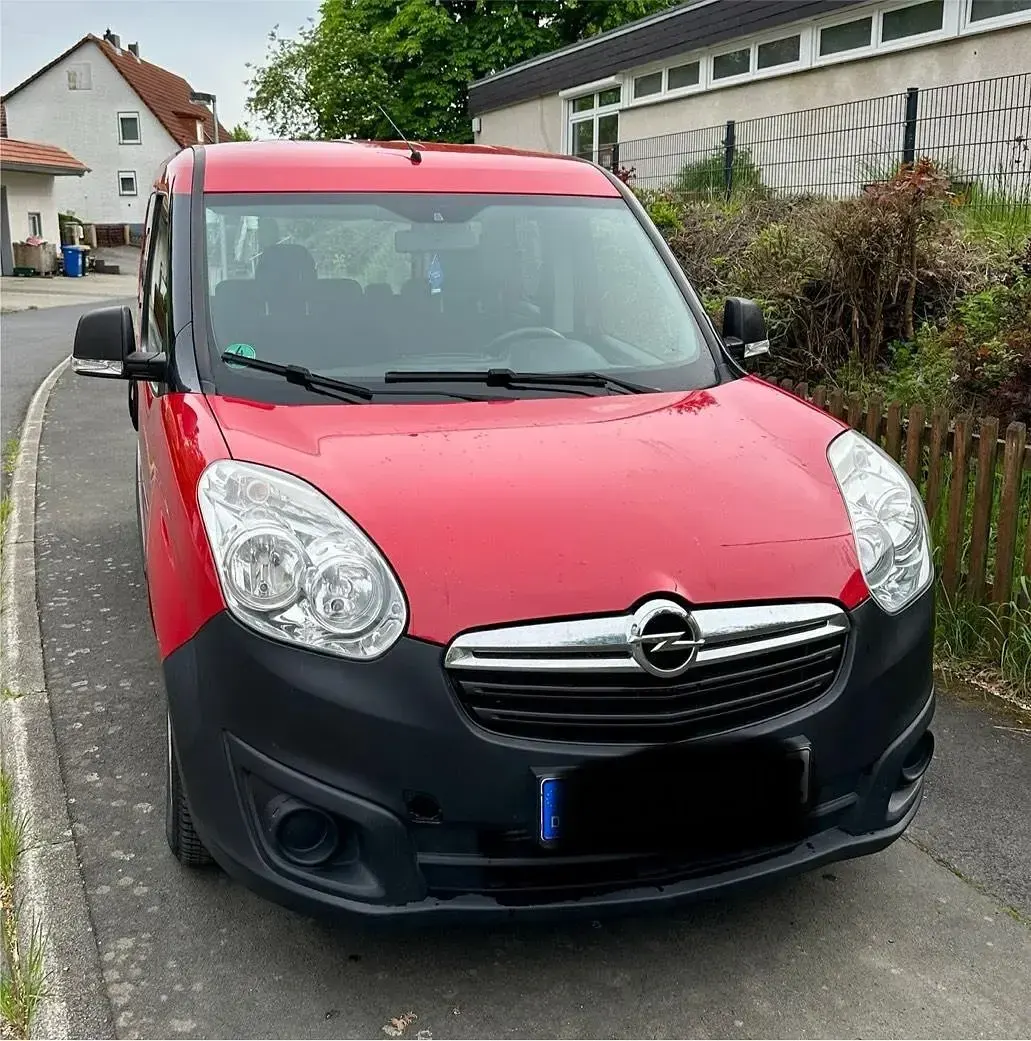 Używany Opel Combo 90 KM (66 kW) 2014 Czerwony Minivan