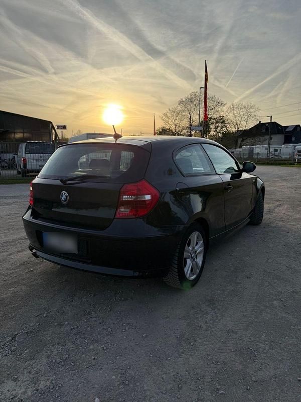 Używany BMW 116 122 KM (89 kW) 2011 Czarny Hatchback