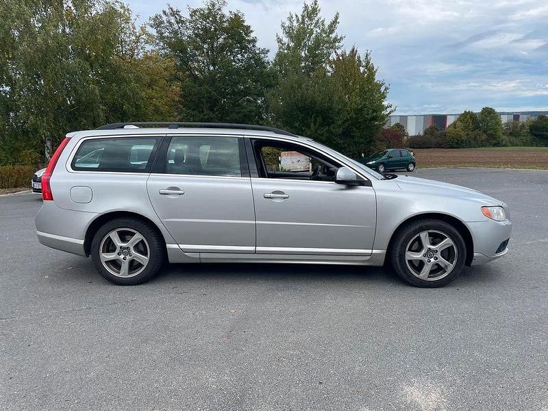 Gebraucht Volvo V70 163 PS (119 kW) 2012 Silber Kombi