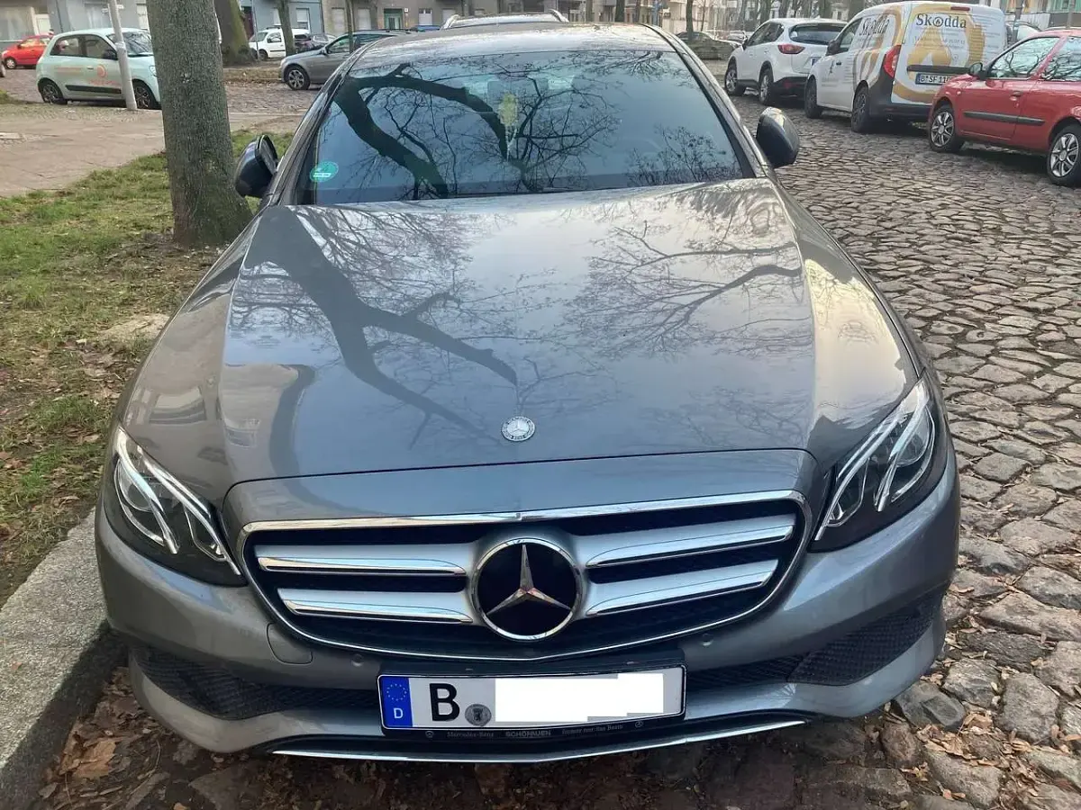 Gebraucht Mercedes E200 Avantgarde 197 PS (144 kW) 2020 Grau Limousine