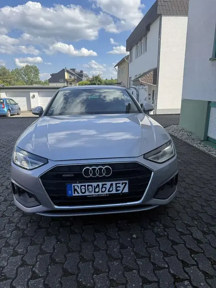 Gebraucht Audi A4 Basis 190 PS (139 kW) 2019 Grau Kombi