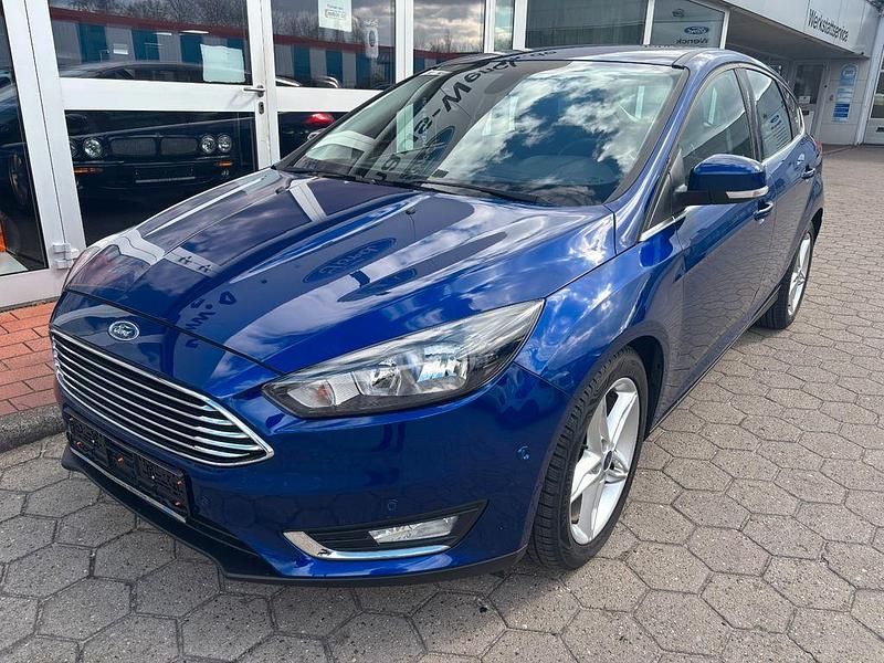 Gebraucht Ford Focus Titanium 182 PS (133 kW) 2015 Blau Limousine