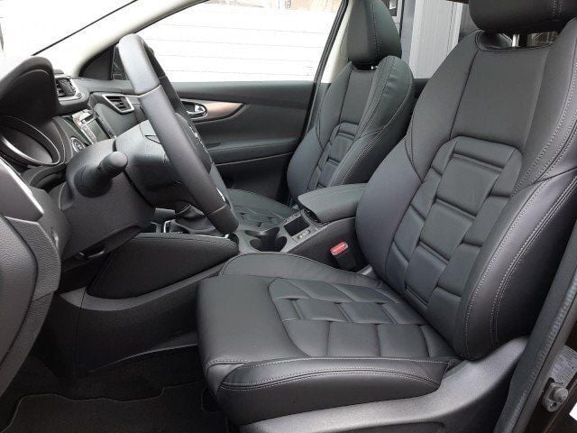Gebraucht Nissan Qashqai Akari 159 PS (116 kW) 2020 Rot metallic SUV