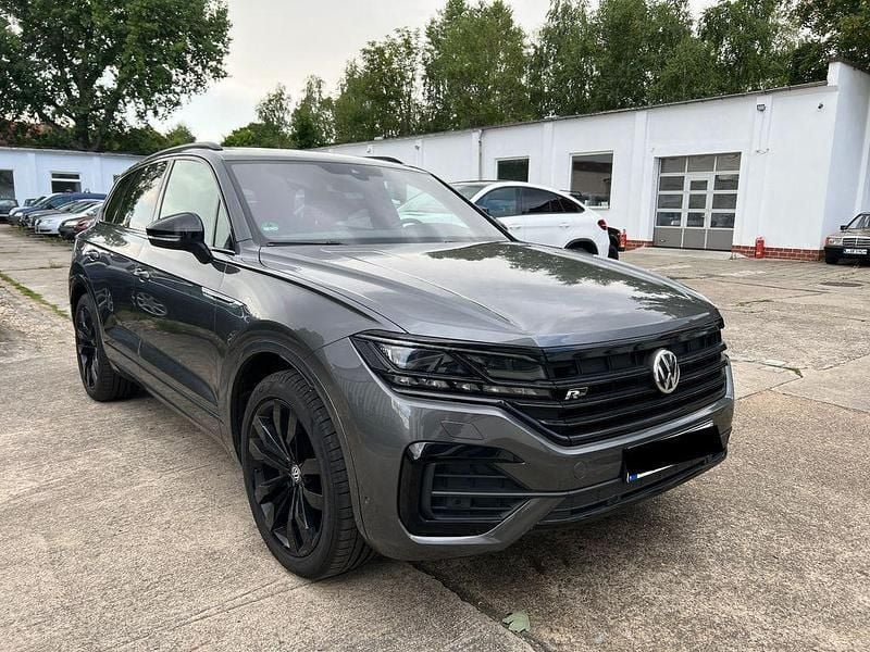 Grau Gebraucht 2019 VW Touareg R-line SUV | 39.990 € (Fairer Preis) - Bild 1/4