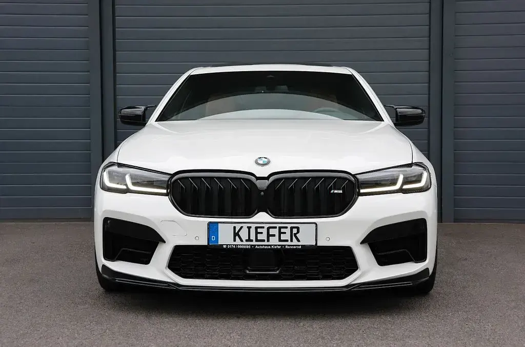 Gebraucht BMW M550 Performance 530 PS (389 kW) 2021 Weiß Limousine