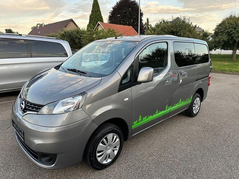Grau Gebraucht 2018 Nissan Evalia Tekna Van / Kleinbus | 15.999 € (Etwas zu teuer) - Bild 1/4